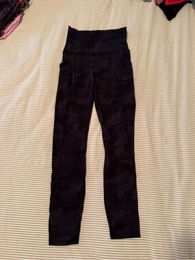 Lululemon black camo align leggings with pockets